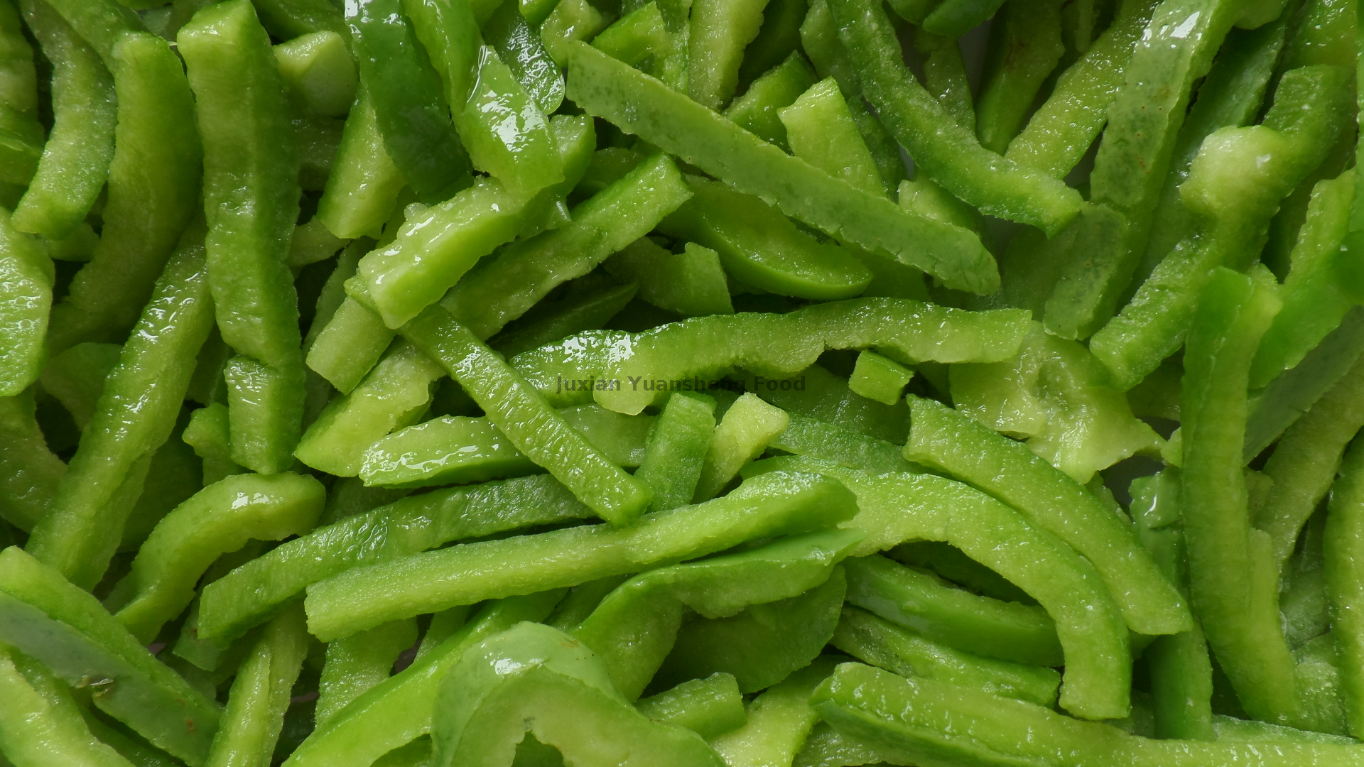 gr&uuml;ne Paprikaw&uuml;rfel (8)